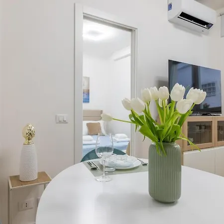 Nostromondo-elegant With Patio In Monti Parioli *