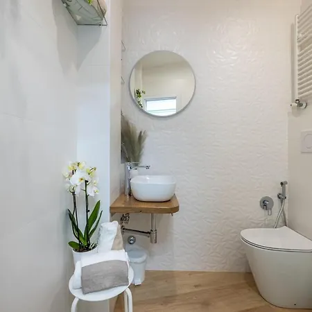 Apartment Nostromondo-elegant With Patio In Monti Parioli Rome